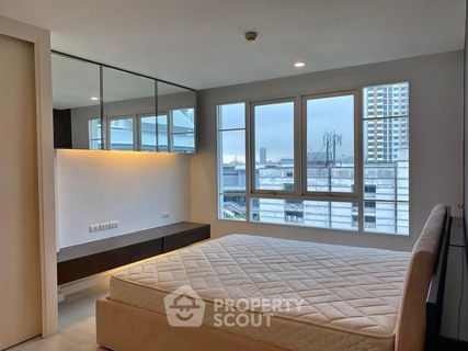 2-BR Condo at The Bangkok Sathorn-Taksin near BTS Krung Thon Buri (ID 2371127)