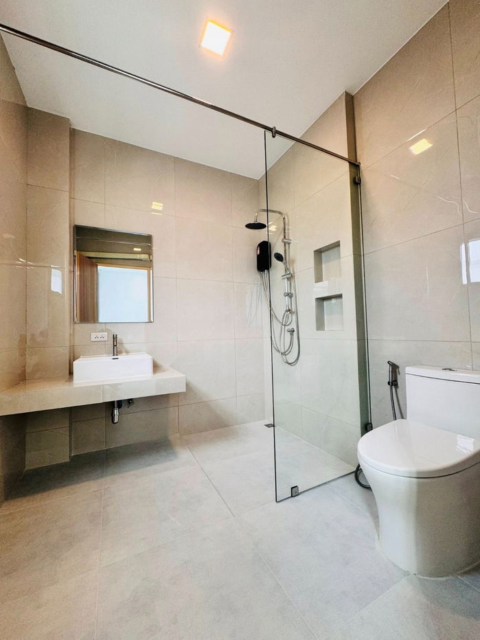 picture Seafront pool villa style modern Jomtien Beach  - 25/34