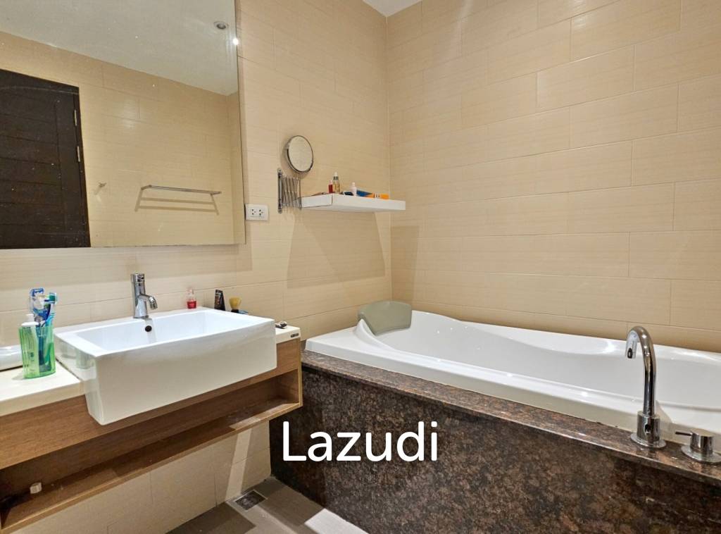 Spacious Foreign Freehold 2-Bedroom Condo for Sale with Golf Course View in Kathu - image 4
