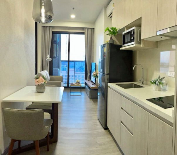 picture Luxury condo for sale in the heart of the city, Keen Center Sriracha, fully furnished and equipped. - 4/10