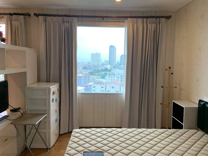 OMG1397  สตูดิโอ ห้องใหญ่ / ว่าง 1 พ.ย. 68  @ [ วิลล่า สาทร ] BTS กรุงธนบุรี