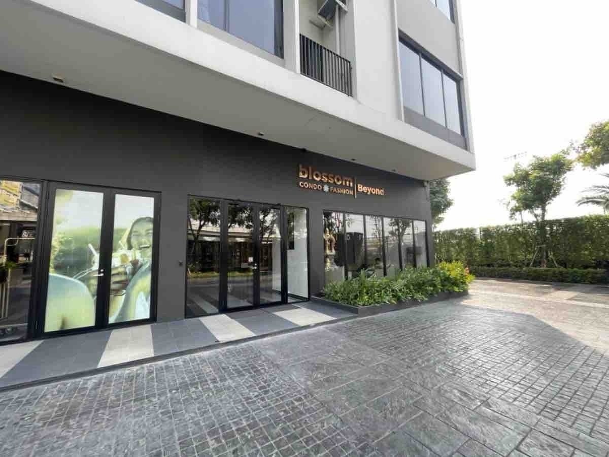 รูป ให้เช่าห้องมุม Blossom Condo @ Fashion Beyond ตรงข้ามแฟชั่นไอส์แลนด์ - รูปที่ 11/12