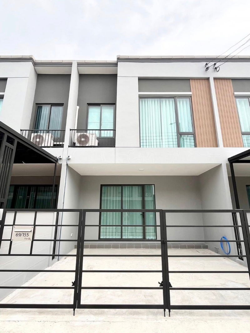 บ้านเดี่ยวให้เช่า : ให้เช่า  พลีโน่ สุขุมวิท - บางนา 2 พร้อมอยู่  HST0013
