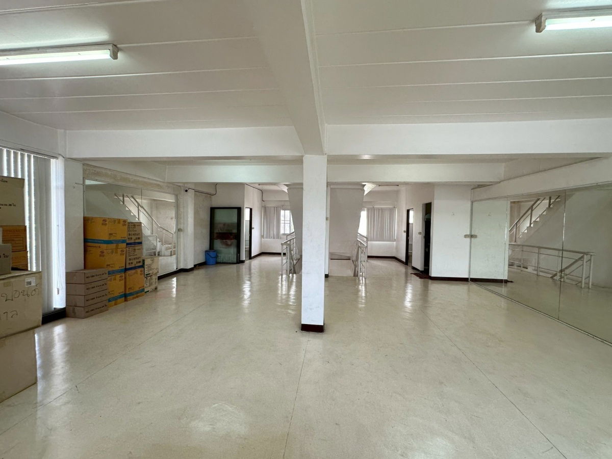 picture commercial building for sale — 2 adjoining units at Thipawan Village. Only 600 meters from BTS Thipawan! - 6/15
