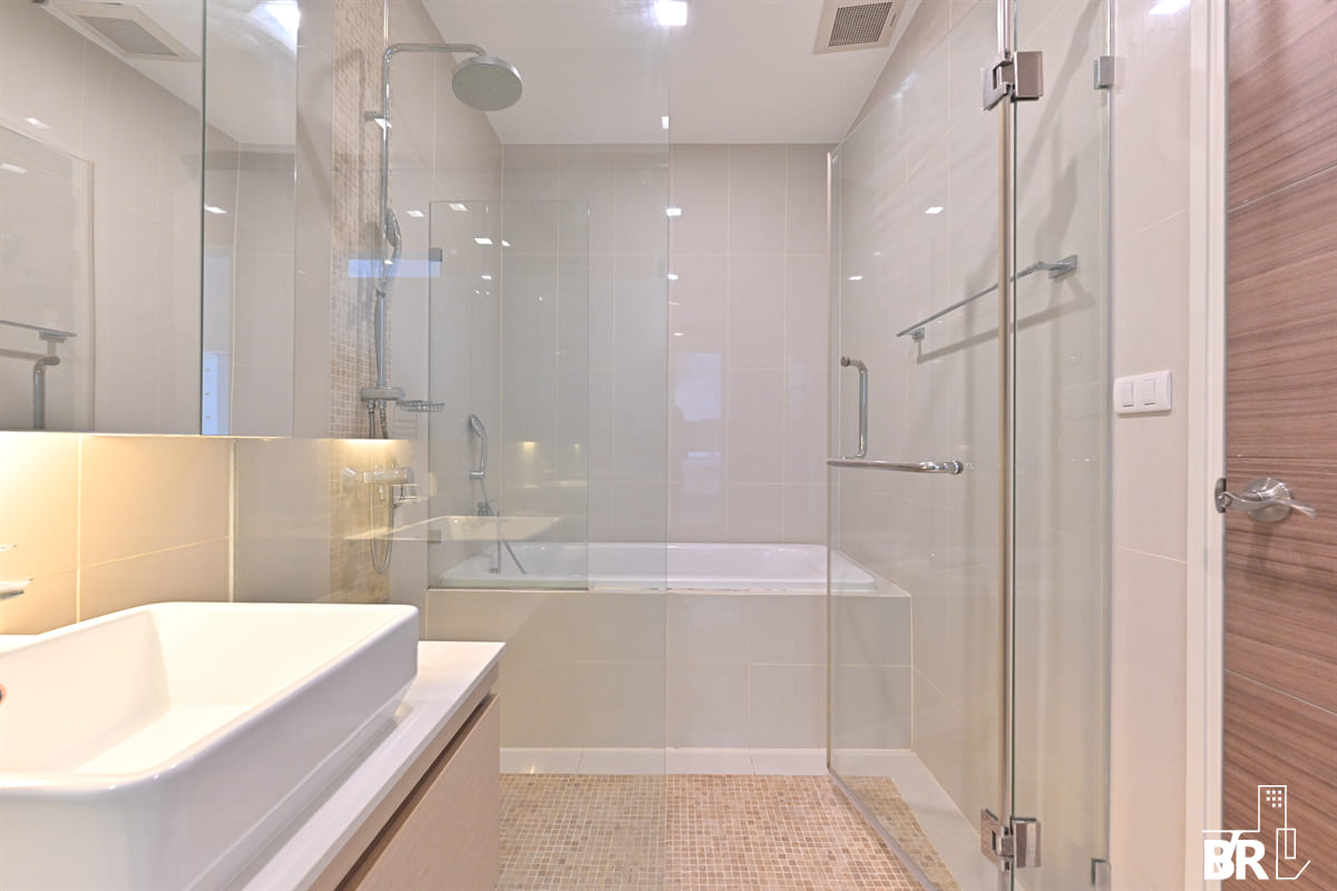 picture Q Asoke near MRT Phetchaburi Station Fully Equipped Facilities - 4/10