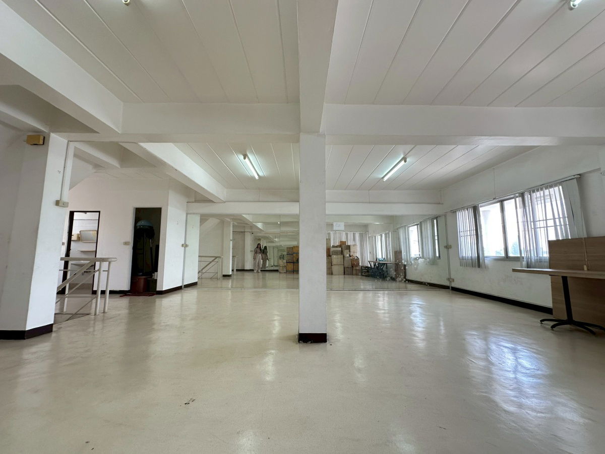 picture commercial building for sale — 2 adjoining units at Thipawan Village. Only 600 meters from BTS Thipawan! - 4/15