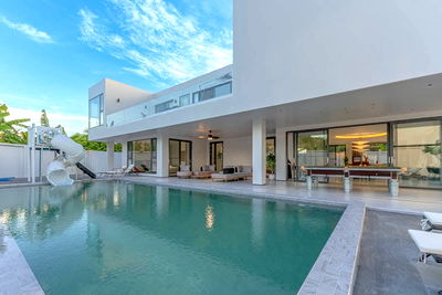 Houses for rent Chonburi : Super Luxury Pool Villa Pattaya - Huayyai 420,000/month