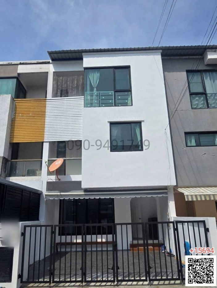 รูป เช่า ทาวน์โฮม 3 ชั้น หมู่บ้าน สาริน วิช สุขุมวิท 107  ใกล้สถานี BTS แบริ่ง - รูปที่ 1/10