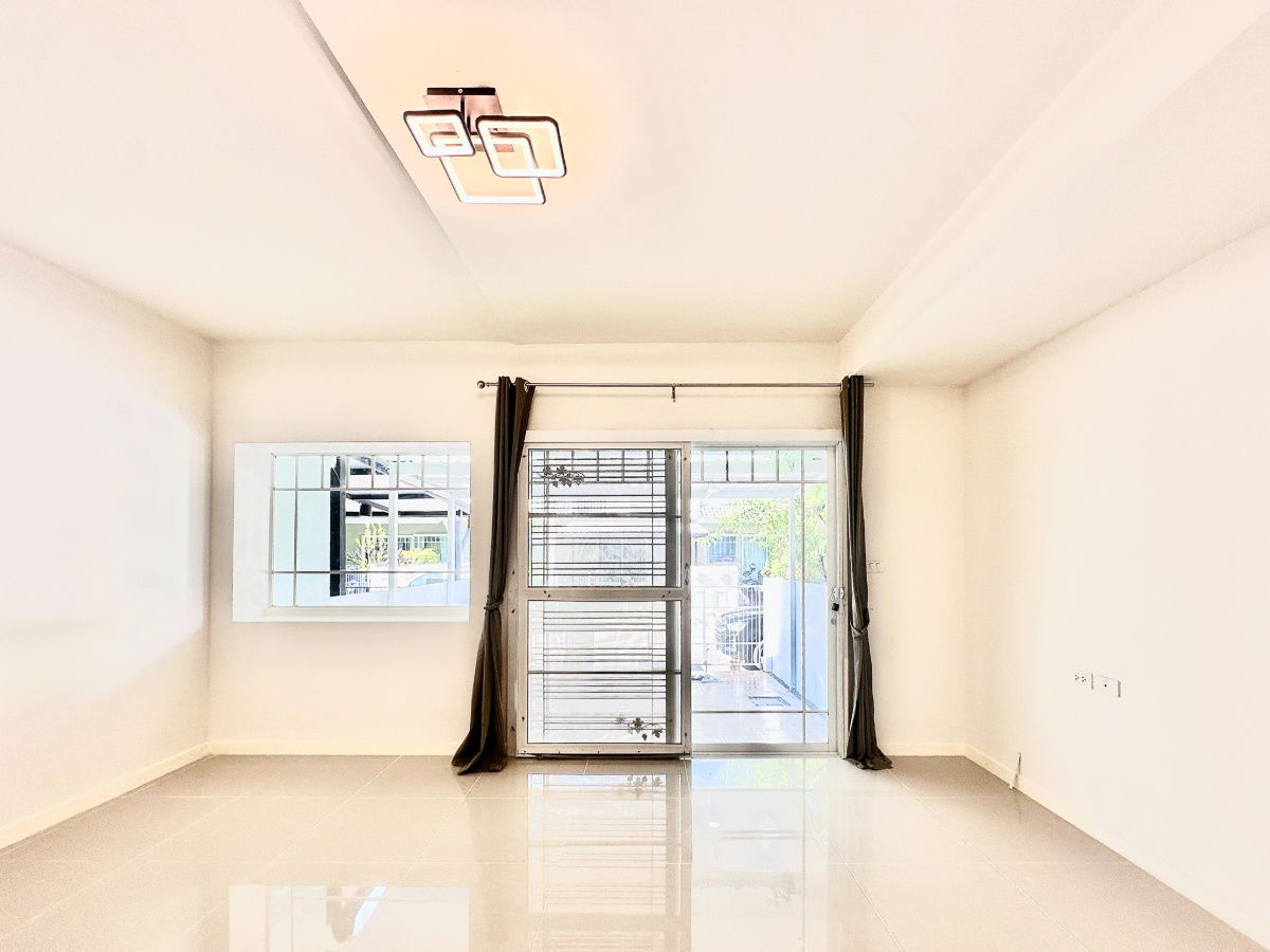 รูป 📍ขายทาวน์โฮม 2 ชั้น หมู่บ้าน วิลลาจจิโอ บางนา เพียง 1.79ล้านบาท!! - รูปที่ 3/27