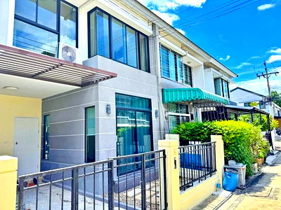 เช่าทาวน์โฮม สถานีรถไฟฟ้าบางบำหรุ : The Villa แยกบางกรวย-บางบัวทอง 2 น้ำ ตลาดบัวทอง 500 ม.3นอน MRT คลองบางไผ่ 4.6 กม.
