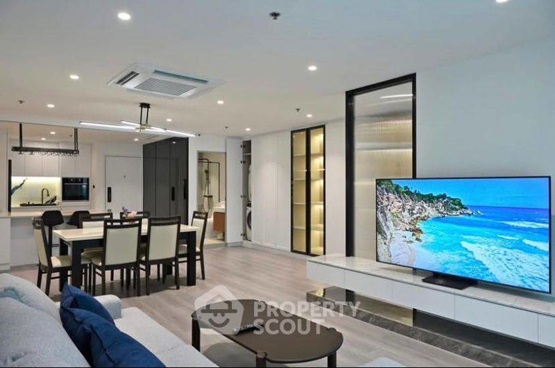 คอนโดให้เช่า : คอนโด 2-ห้องนอน ที่ สุขุมวิท ลิฟวิ่ง ทาวน์ ใกล้ MRT เพชรบุรี (ID 2059531)