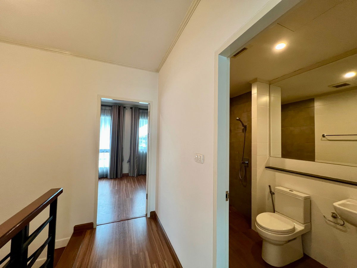 picture For Sale: 3-Storey Townhome at Supalai Essence Ladprao Large Corner Lot Living | Built-in Interior | Green Surroundings | Near MRT Yellow Line  - 25/31