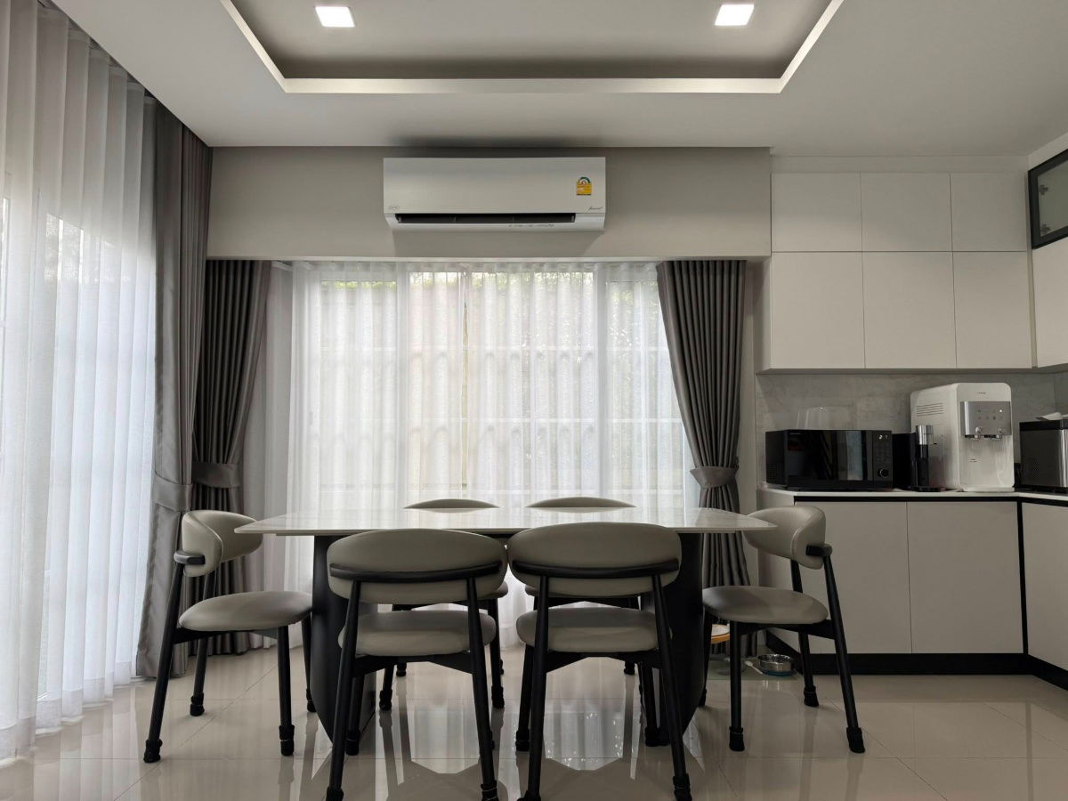 รูป ให้เช่าด่วน! บ้านแฝด Grandio บางนา กม.5 (44 ตร.วา) 4 นอน 4 น้ำ หลัง Mega Bangna 🐶 อนุญาตสัตว์เลี้ยง พร้อม EV Charger! - รูปที่ 2/12