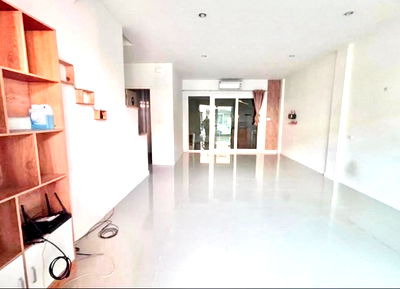 เช่าทาวน์โฮม บางบัวทอง นนทบุรี : ให้เช่าบ้านศุภาลัย พรีโม่ ชัยพฤกษ์-บางบัวทอง (Supalai Primo Chaiyapruk-Bangbuathong) อยู่ซอยรพ.ชลลดา ต.บางบัวทอง