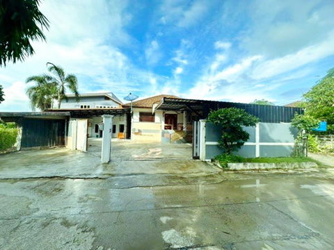 6bed Makro Phitsanulok 2.2 km. For rent 2 luxurious quiet detached houses 200 sq.wa. 600 sq.m.