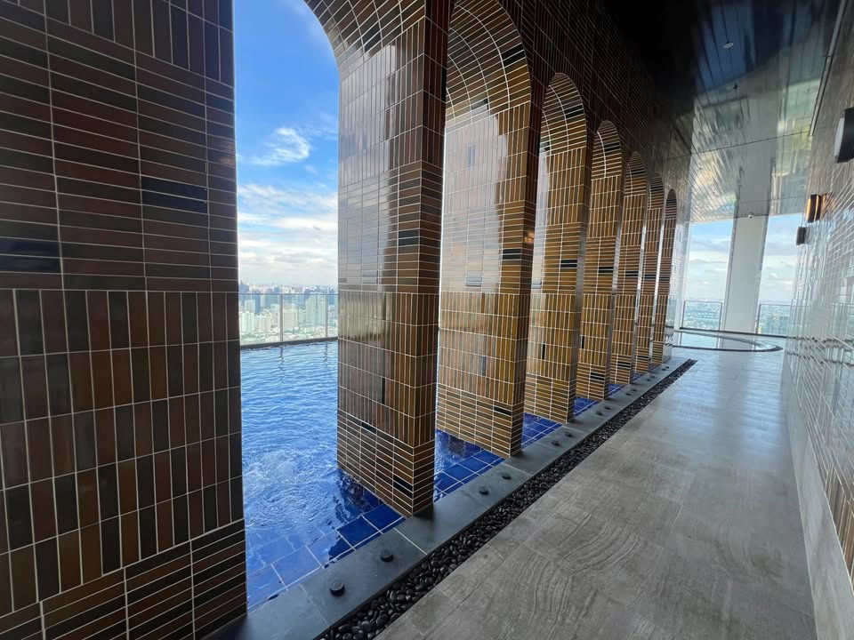 picture  For Rent: Noble Form Thonglor Luxury 2-bedroom condo on a high floor with full facilities Property Code:RS2790 - 25/33