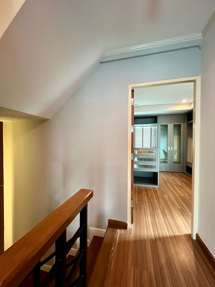 picture For Sale: 3-Storey Townhome at Supalai Essence Ladprao Large Corner Lot Living | Built-in Interior | Green Surroundings | Near MRT Yellow Line  - 28/31