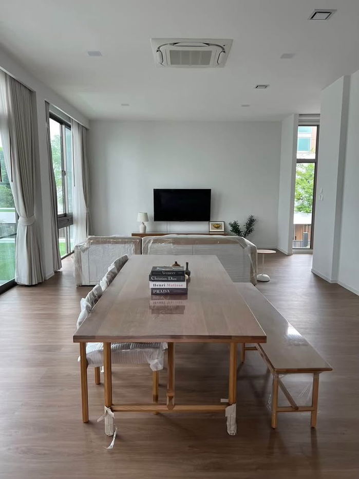 picture For Rent: Luxury House at VIVE Rama 9 ðĄ Elegant home with stunning Golf Course View Property Code:RS2788 - 3/17