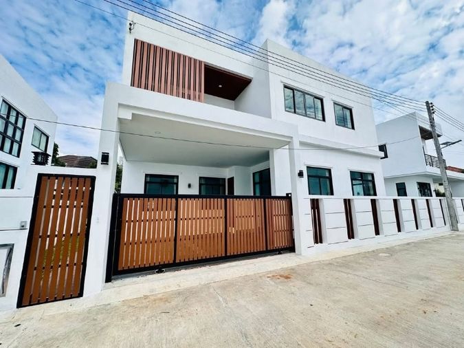 ปล่อยขายบ้านใหม่ 2 ชั้น พร้อมเฟอร์ฯ โซนอำเภอเมืองใกล้สนามบิน, ใกล้เซนทรัลแอร์พอต , ใกล้โรงเรียนนานาชาติABA , ใกล้ห้าง , ใกล้ตลาดสด ,นิมมาน , มช.