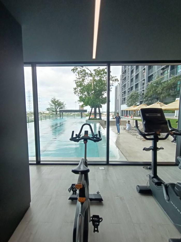 picture condo 200m from Mega Bangna-below appraisal value, left over money 900,000 - 3/9