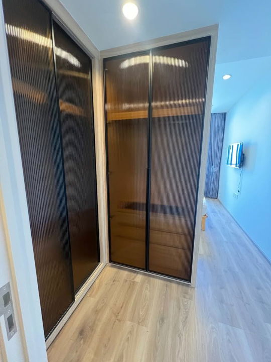 picture  For Rent: Noble Form Thonglor Luxury 2-bedroom condo on a high floor with full facilities Property Code:RS2790 - 10/33