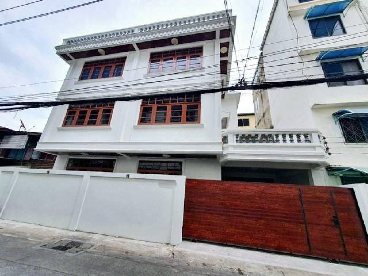 รูป 🏡ให้เช่าทาวน์โฮม 3 ชั้น ตกแต่งครบพร้อมอยู่ 5 ห้องนอน 3 ห้องน้ำ เดิน 4 นาทีถึง BTS กรุงธนบุรี 🚈 - รูปที่ 1/37