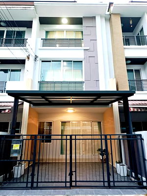Townhouses for rent Lat Krabang : For Rent 3Bedroom Townhome  Baan Klang Muang Essence Onnut – Wongwaen (SPSEVE1369)