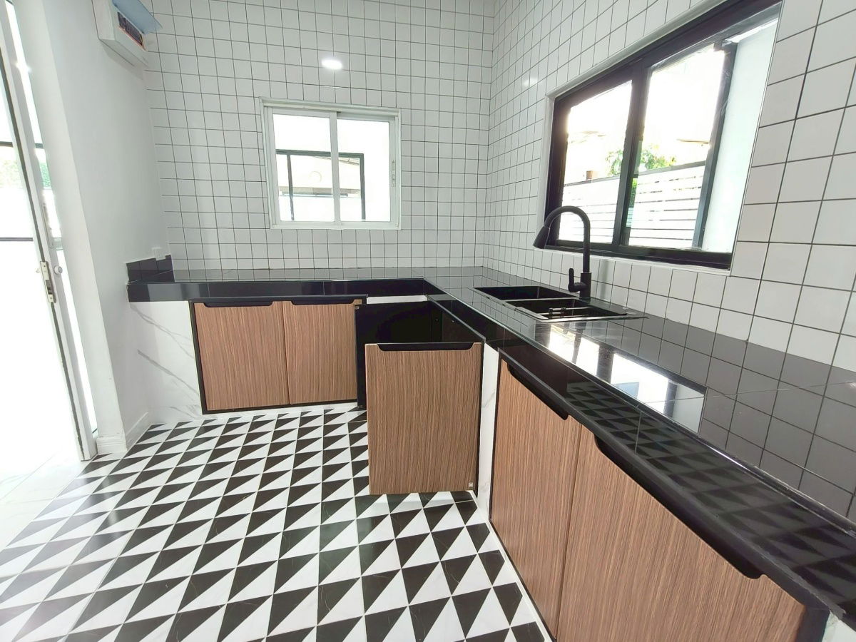 รูป บ้านโซนลำลูกกา ใกล้ตลาดเลอมาเช่ หมู่บ้านฟ้าปิยรมย์ คลอง6 โซนเนตโต้  นัดชมเลย 085-318-6868 - รูปที่ 14/27