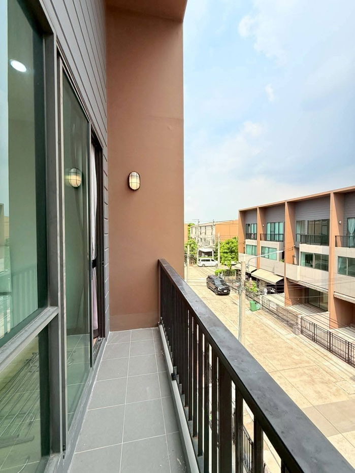 picture For Rent Baan Klang Muang Ladprao-Serithai Fully Furnished (Near 3 BTS lines) - 4/28