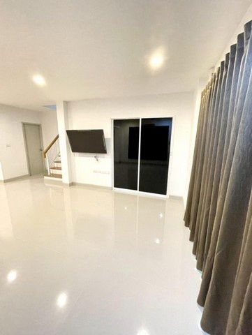 รูป HU6935 ขายบ้านเดี่ยว หมู่บ้านชวนชื่น บางนา สมุทรปราการ - รูปที่ 4/8