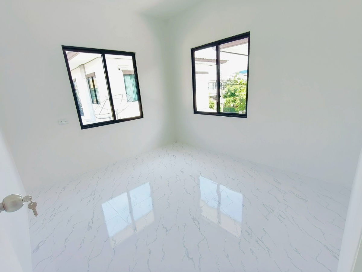 รูป บ้านโซนลำลูกกา ใกล้ตลาดเลอมาเช่ หมู่บ้านฟ้าปิยรมย์ คลอง6 โซนเนตโต้  นัดชมเลย 085-318-6868 - รูปที่ 19/27