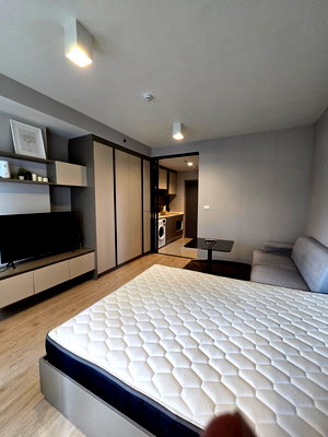 Condos for rent : Ideo Sathorn Wongwianyai for rent  Cheapest  Price  : 15,000 baht >> 18th floor  Sqm  : 27.10sqm  Facing  : South  Room Type: Studio room