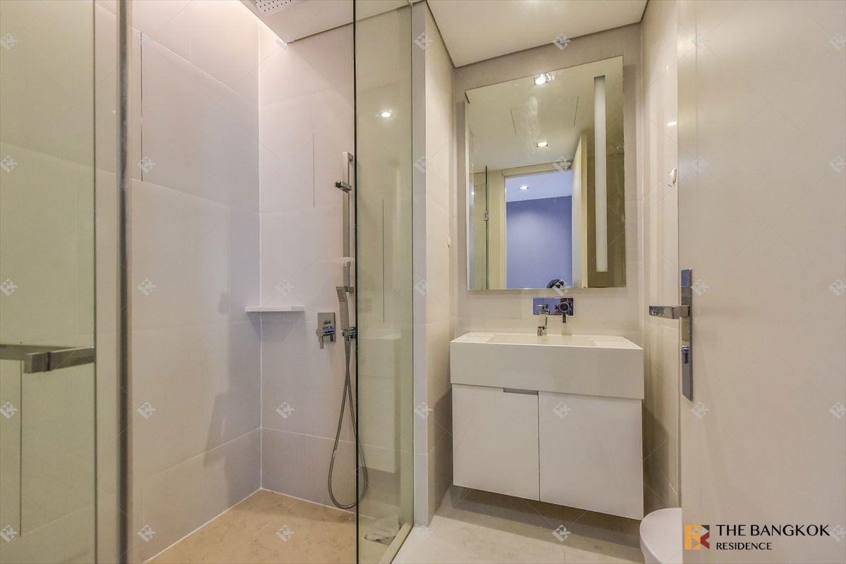 picture (Ready to move in) 2-bedroom condominium at The Bangkok Sathon, only 50 meters from BTS Surasak. - 10/22