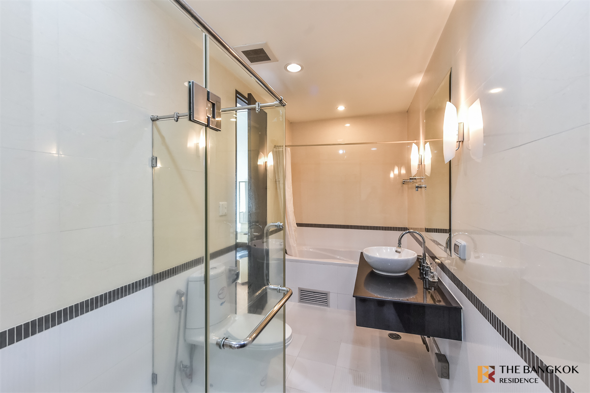 picture Baan Klang Krung Siam Pathumwan High-potential Location, Not as Expensive as You Think near Airport Rail Link Phaya Thai Station - 2/10