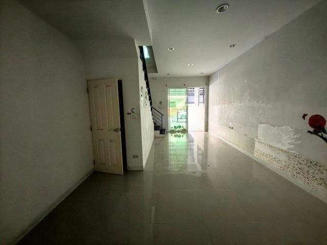 รูป AT5_111 ขายทาวน์เฮ้าส์ สมาร์ทแลนด์ นิวสไตล์ ชลบุรี (โปรโมชั่นจนถึงวันที่ 30 ธันวาคม 2568) - รูปที่ 4/8