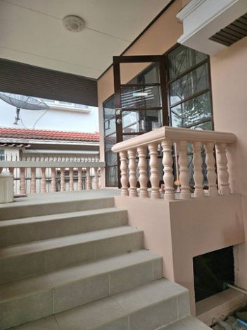 รูป ให้เช่า บ้านเดี่ยว 2 ชั้น 100 ตรว. 4 ห้องนอน ถนนรามอินทรา ใกล้แฟชั่นไอซ์แลนด์ - รูปที่ 2/8