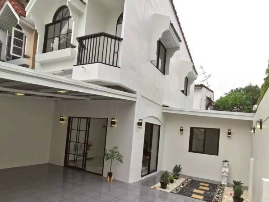 รูป บ้านโซนรามอินทรา ถนนพระยาสุเรนทร์ 35 หมู่บ้านเพชรไพลิน ใกล้ห้างแฟชั่นไอแลนด์ นัดชมบ้านเลย 085-318-6868 - รูปที่ 1/17