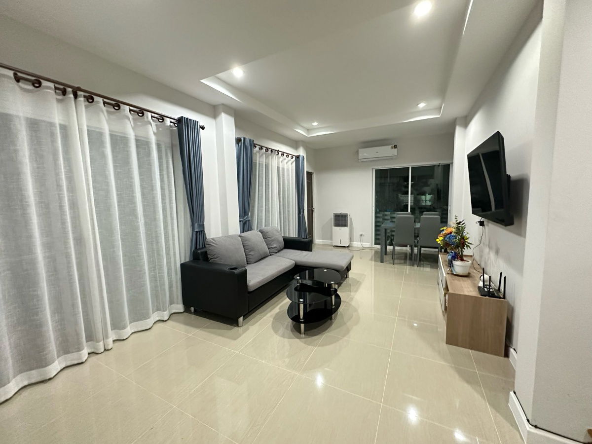 picture Two-story pool villa for rent with 3 bedrooms,2 toilets and 1 kitchen.  - 3/18