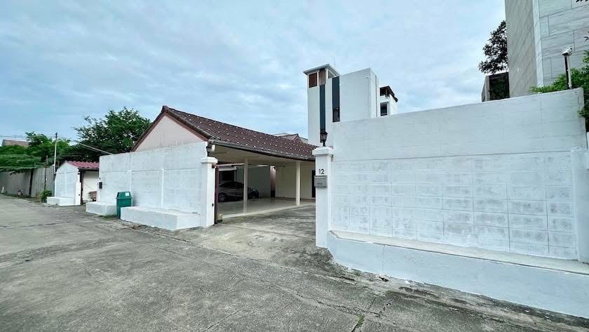 รูป ✨ ให้เช่าบ้านเดี่ยว 1 ชั้น ลาดพร้าว 71–ซอยนาคนิวาส 39 9 ห้องนอน 6 ห้องน้ำ เนื้อที่รวม 220 ตร.ว. (แปลงใหญ่สุดในโซน) เชื่อมต่อหลายเส้นทาง - รูปที่ 2/13