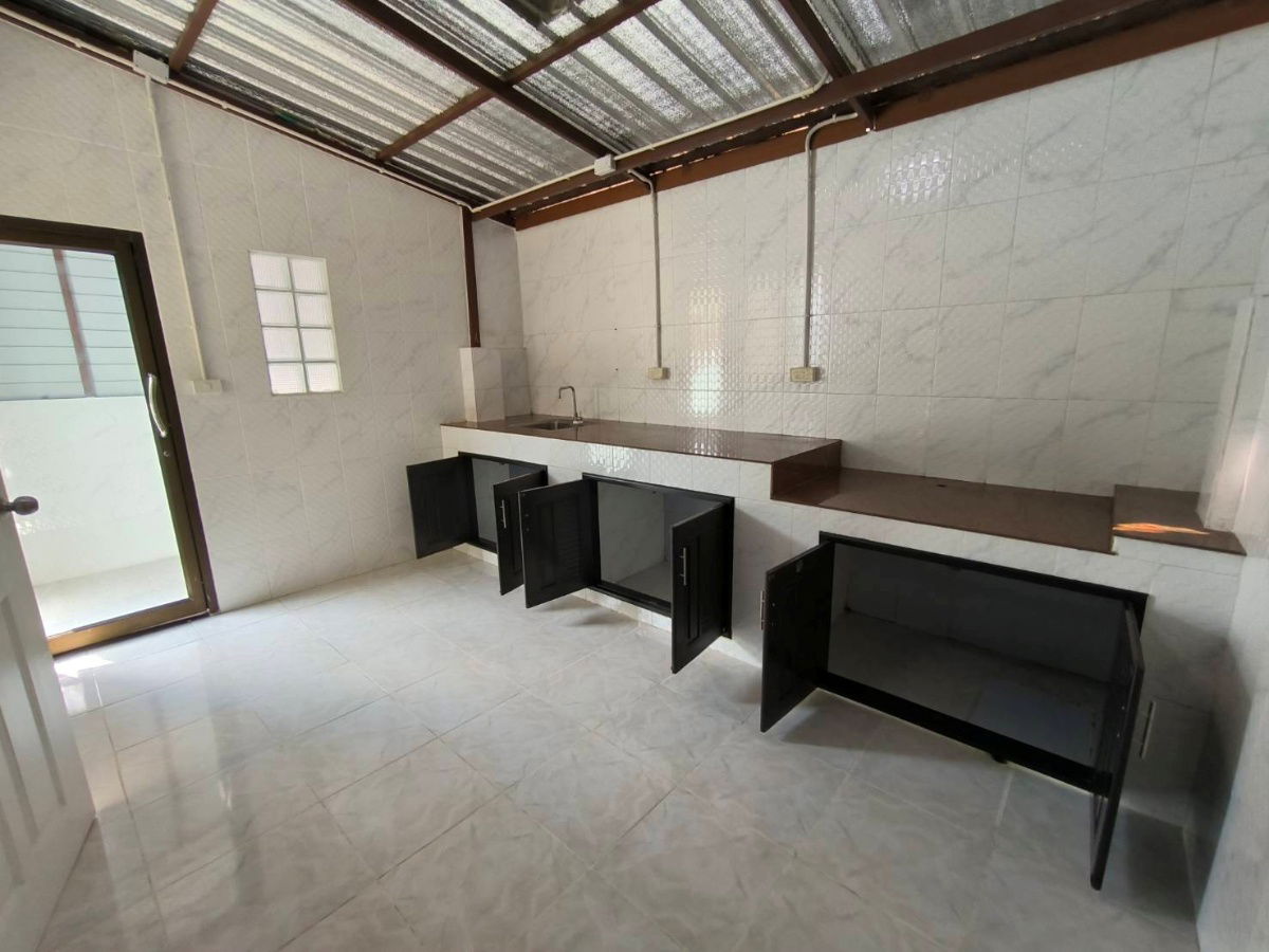 รูป เช่า 14,000 บ้านเทาวน์โฮมรีโนเวทใหม่ 2ชั้น 30 ตรวา หลังมุม หมู่บ้านธัญดา พาร์ควิว 4  ติดสวน  - รูปที่ 8/17