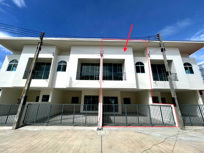 Townhouses for sale Laem Chabang : Brand-New Minimalist Townhouse for Sale in Sriracha, Chonburi | Only 8 Homes! | #TPI-2524