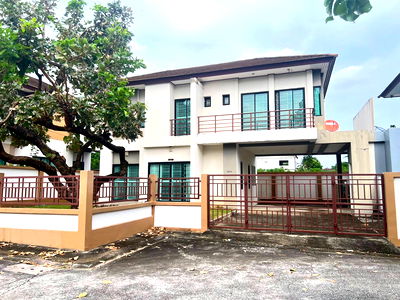 บ้านเดี่ยวให้เช่า : ให้เช่า บ้านเดี่ยว 2 ชั้น 50- ตร.วา รีโนเวทใหม่ ติดถนนสุขุมวิท เพียง 50 ม. (เลี้ยงสัตว์ได้ )