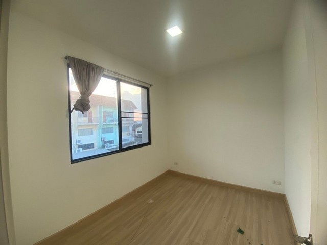 picture Town Home For Sale Pruksa Ville 81 Ramkhamhaeng-Serithai Bangkok - 5/8