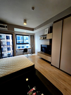 Condos for rent : Ideo Sathorn Wongwianyai for rent  >> Cheapest  Price : 15,000 baht >> 18th floor >>  27.10sqm >> Studio room (Line ID: meigood777)