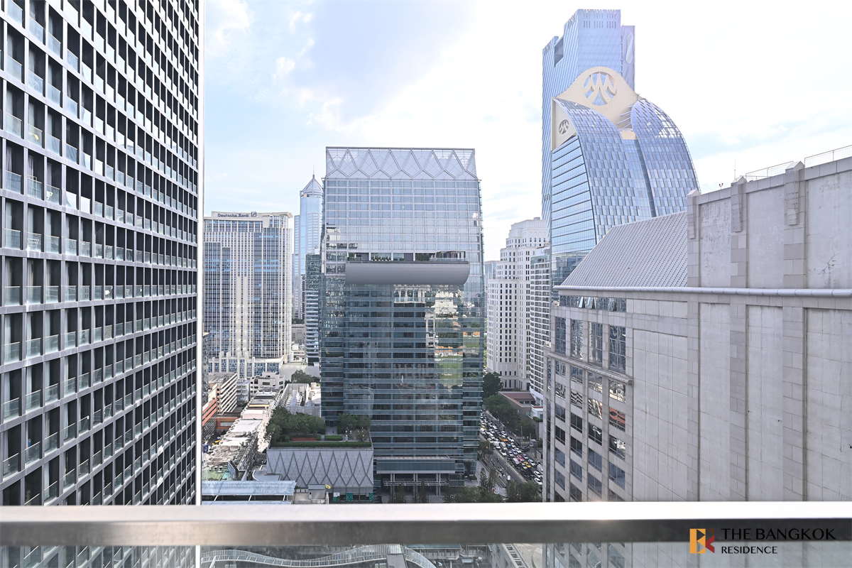 picture Noble Ploenchit Easy Travel, Fully Utilized Space near BTS Phloen Chit - 1/10