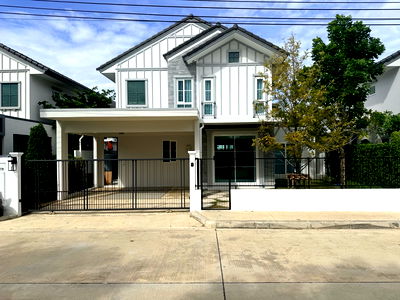 เช่าบ้านเดี่ยว วิทยาลัยนานาชาติราฟเฟิลส์ : 🏡 ให้เช่าบ้านเดี่ยว Villaggio 3 ศรีนครินทร์–บางนา แปลงพิเศษติด Lake