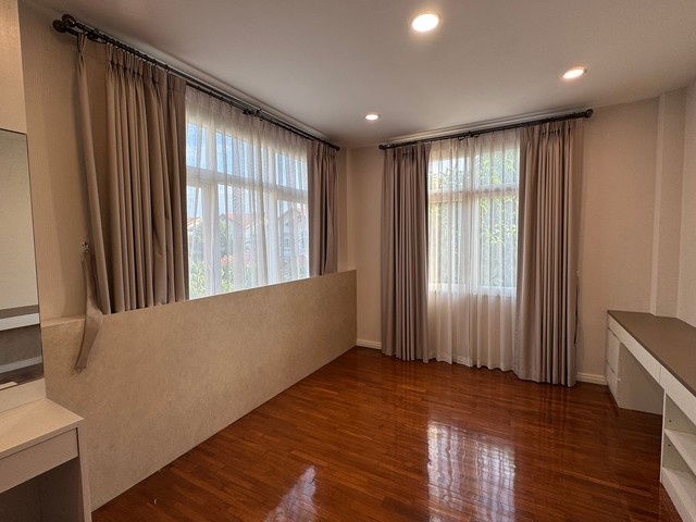 picture Detached House For Rent Rasa Spanish Courtyard Bangkok - 6/8