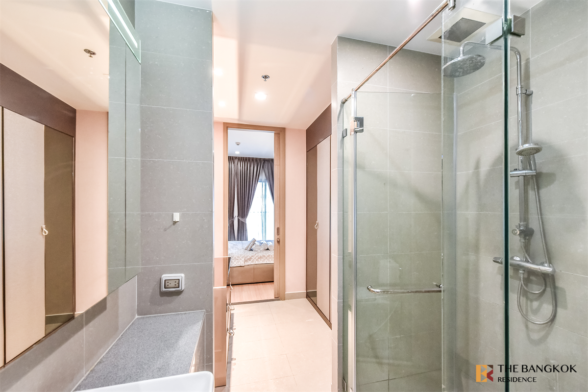 picture Noble Ploenchit near BTS Phloen Chit Book before anyone else - 5/10