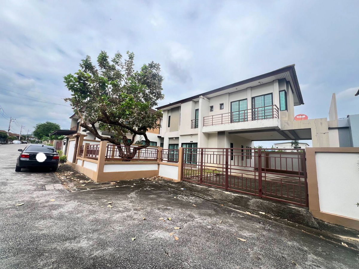 รูป ให้เช่า บ้านเดี่ยว 2 ชั้น 50- ตร.วา รีโนเวทใหม่ ติดถนนสุขุมวิท เพียง 50 ม. (เลี้ยงสัตว์ได้ )
 - รูปที่ 2/10