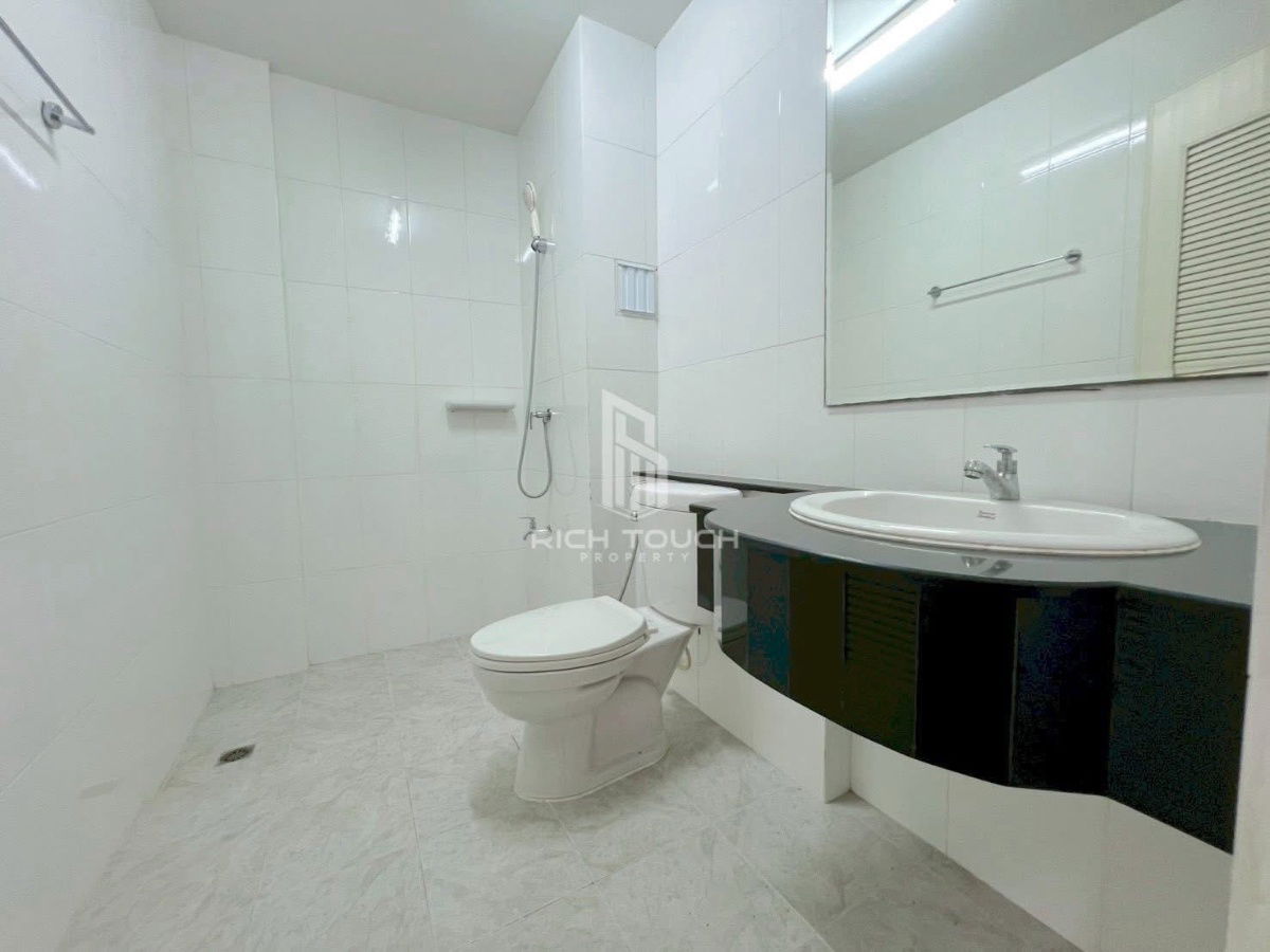 picture Shophouse for rent on Prachayindee Road, suitable for a cafe. - 5/7